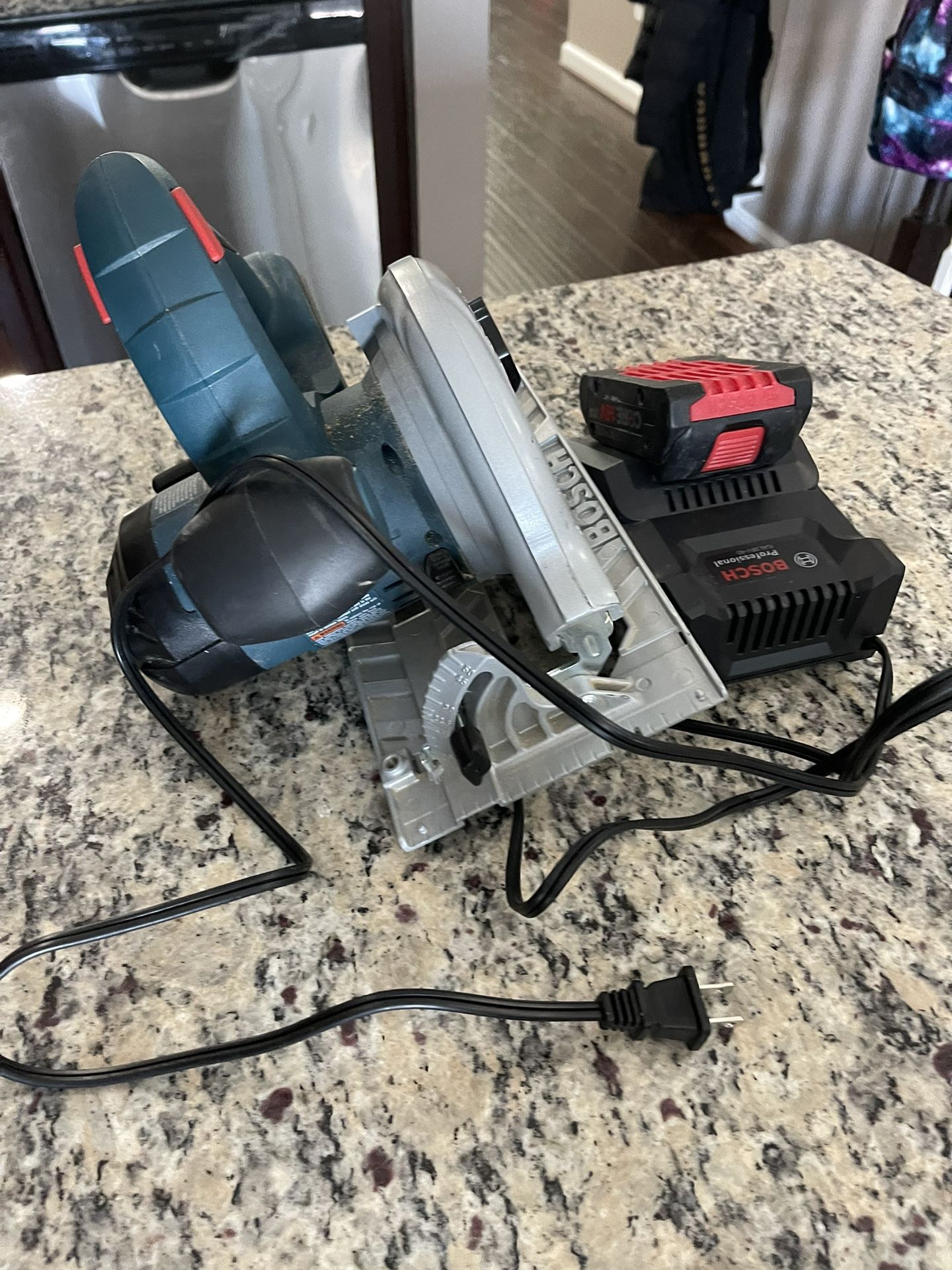 Profactor 18-volt 7-1/4-in Brushless Cordless Circular Saw With Battery And Charger