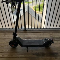 NIU KQi3 Pro Electric Kick Scooter (SEND OFFER)