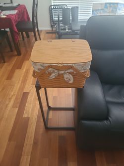 2001 Longerburger Picnic Basket 