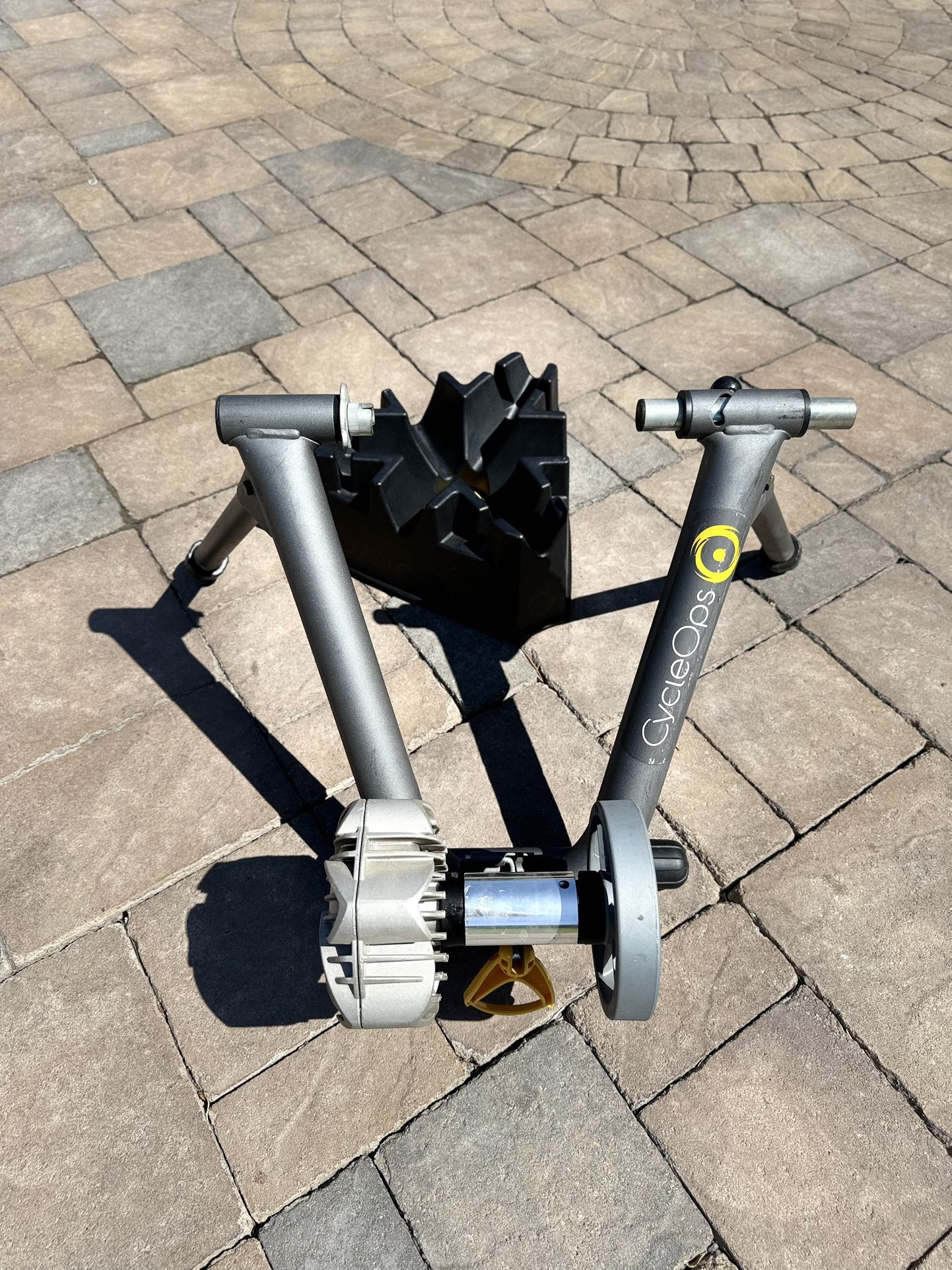 Cycle Ops Trainer With Riser Works Perfectly