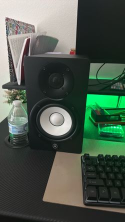 Yamaha HS5 Studio Monitor in black Pair
