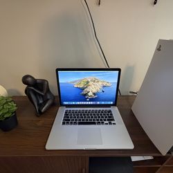MacBook Pro 15 Inch Icore 7 256gb 