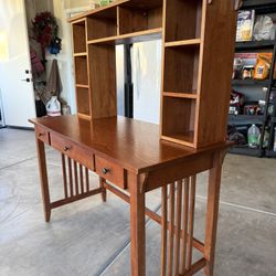 Desk W/Hutch (solid Wood)