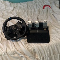 LOGITECH G923 PS4/5 AND PC STEERING WHEEL