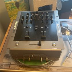 Numark M3