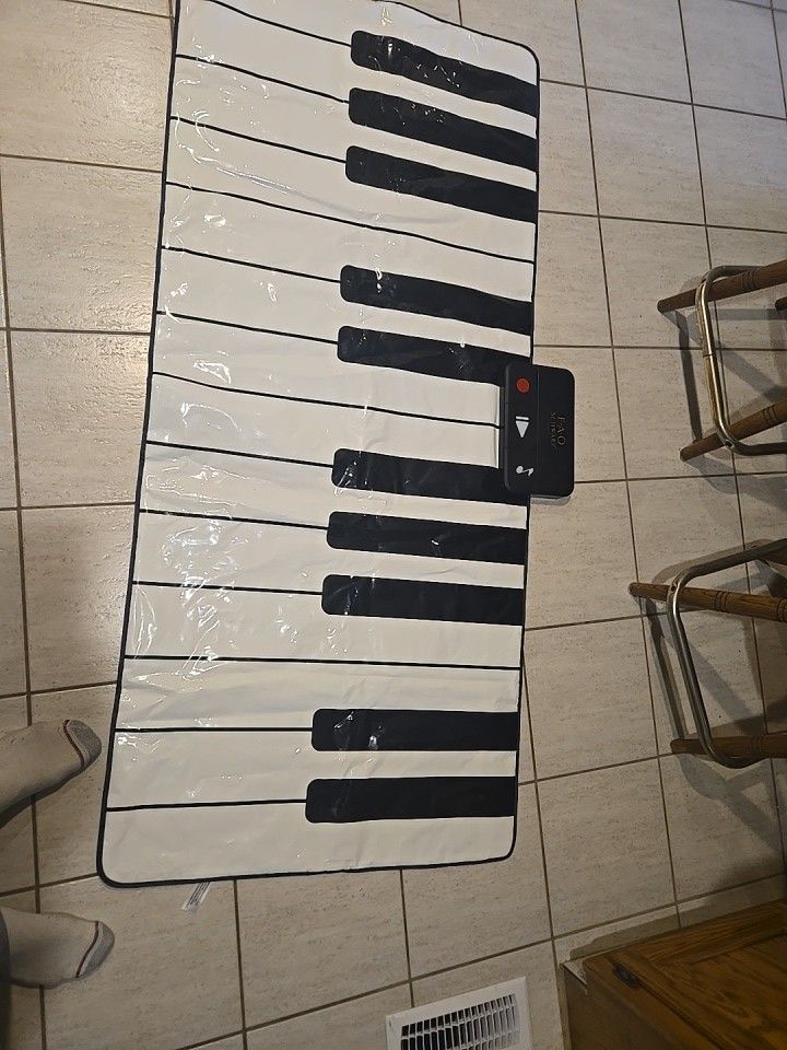 FAO SCHWARZ floor Keyboard Mat 