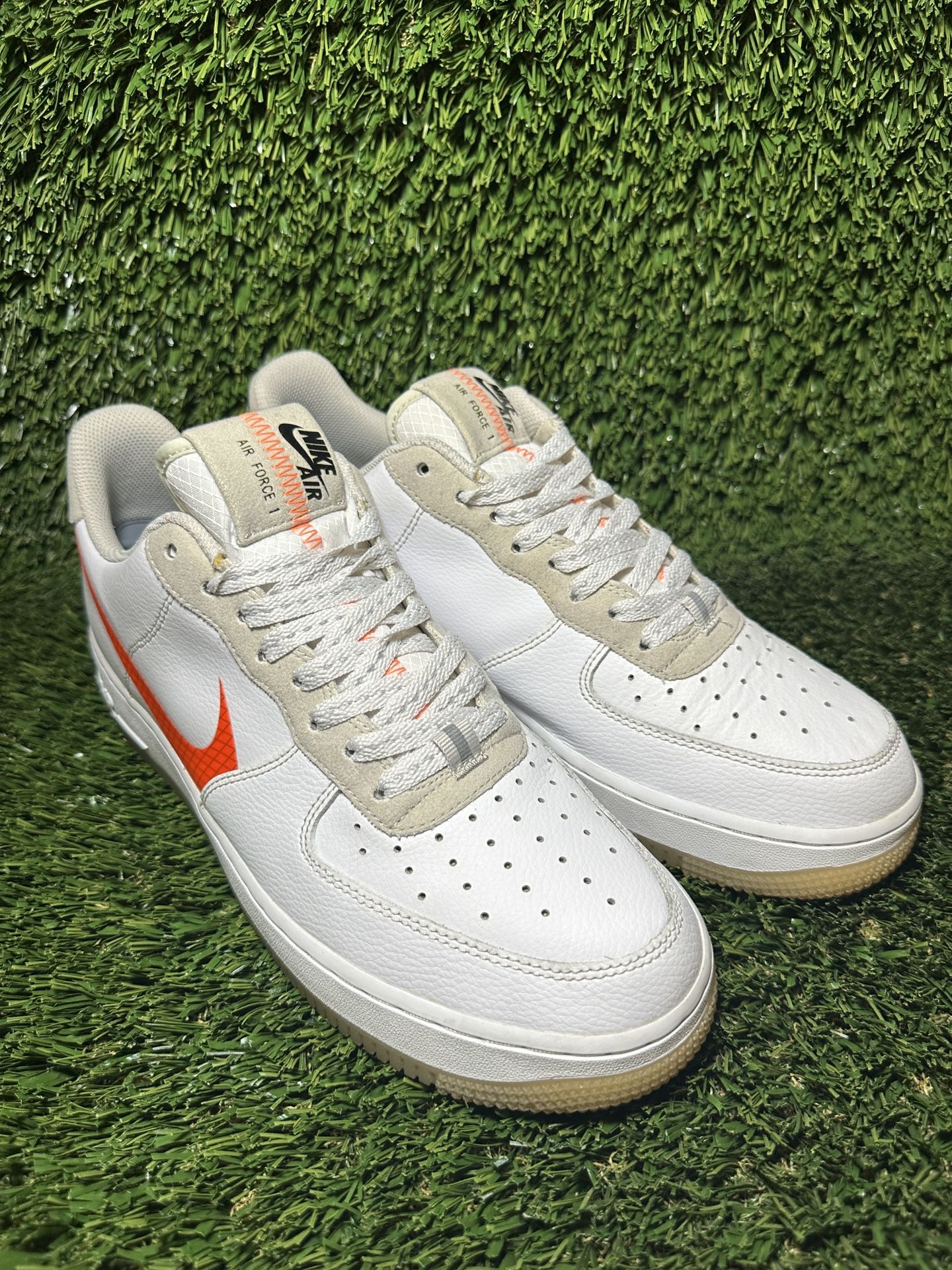 Nike Air Force 1 CD0888-100 White Shoes Orange Swoosh Sneakers Mens Size 9.5