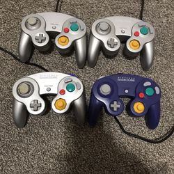 Nintendo GameCube Controllers 