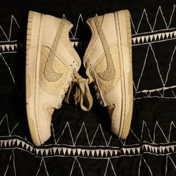 Nike Dunk Low Sneakers 