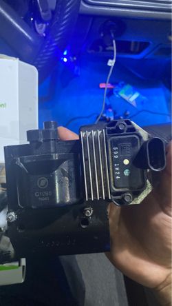 Ignition coil with bracket