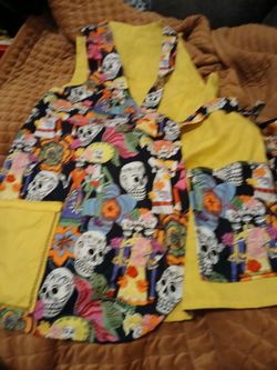 Day of the Dead Print Vest with Pockets reversible what pockets on both sides