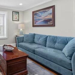 🛋️ Queen Sleeper Sofa – Like New! 💤