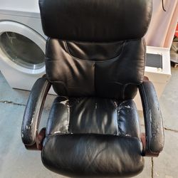 Office Chair Has Peeling As Shown 
