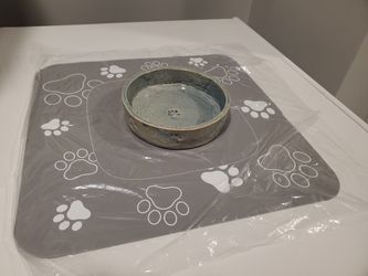 NEW St. Croix DMC Pottery Clay Cat Kitten Dog Food Water Bowl & Plastic Grey White Mat Paw Print Pet