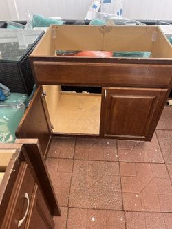 Bottom cabinet