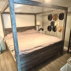 **BEAUTIFUL King Bedframe, Dresser & Nightstand 