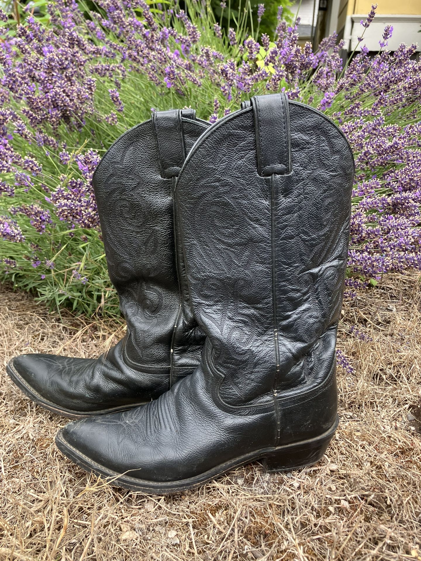 Size 8.5W Black Cowboy boots