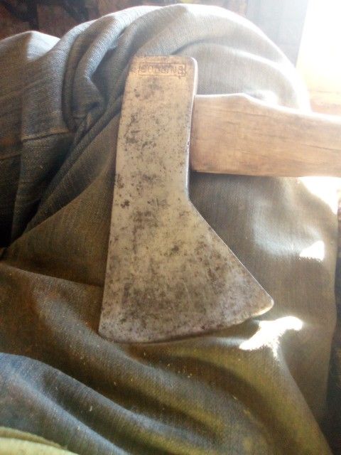 Collins Hatchet