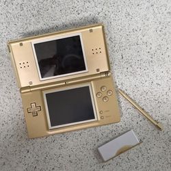 Nintendo DS Lite Gold Zelda Edition – Works Great! Charger, Stylus, Extras