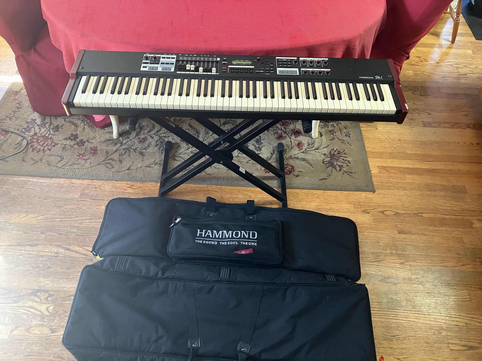 Hammond SK1-88 Stage Keyboard – 88 Keys – With Stand & Carrying Case – 