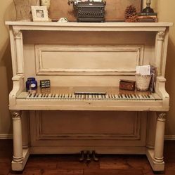 Piano desk