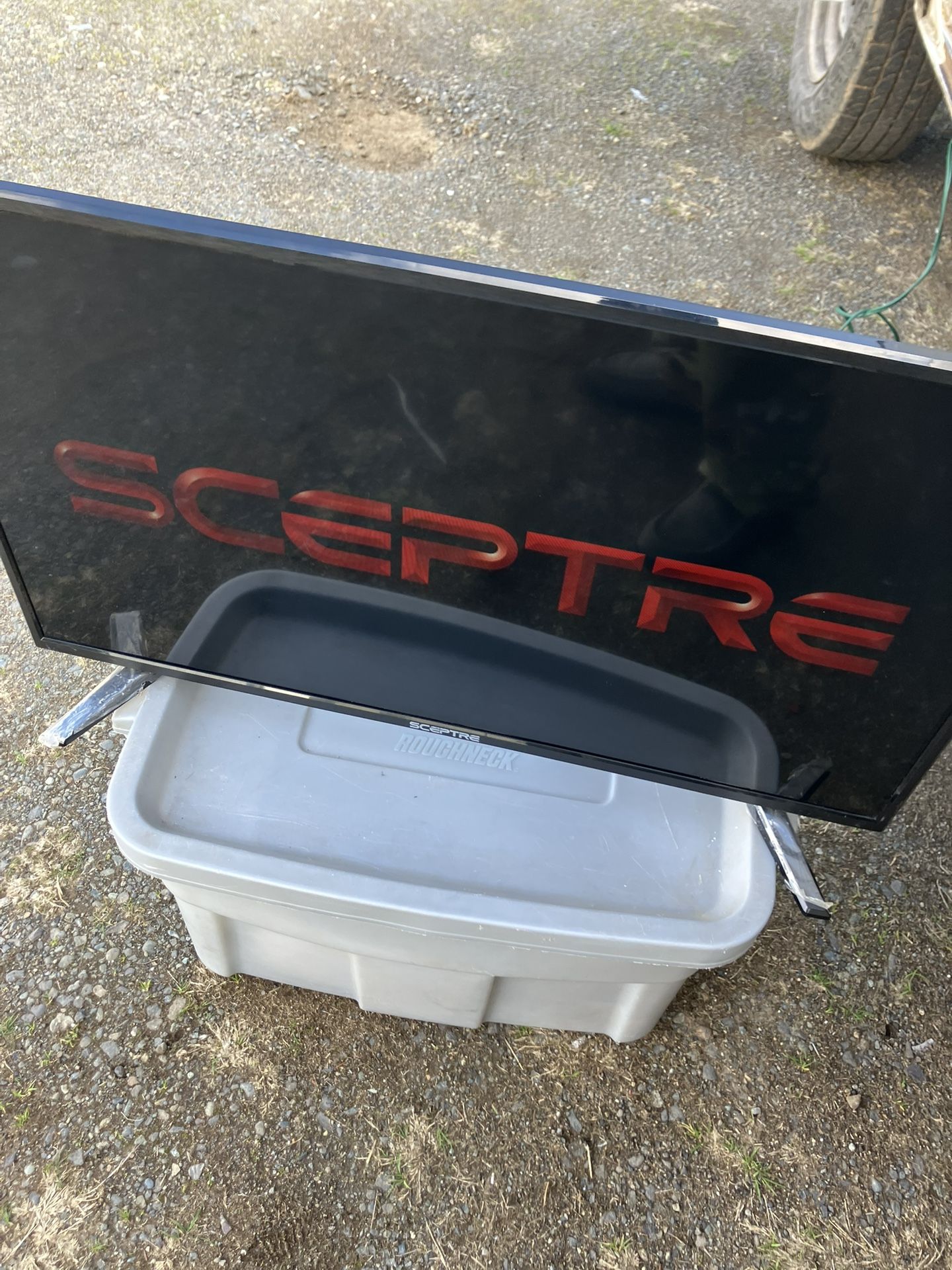 Sceptre 32” Tv