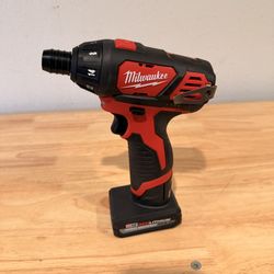 Milwaukee M12 1/4 in. Hex Screwdriver (Tool Only)