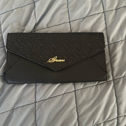 Guess Clutch