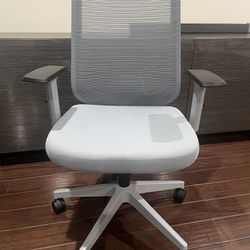 NEW Grey Mesh Mid Back Office Chairs
