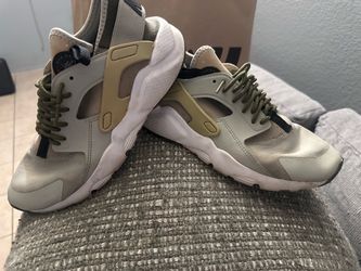 Nike Air Huarache Olive/Tan Sneakers