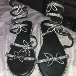 Butterfly 🦋 sandals 9w