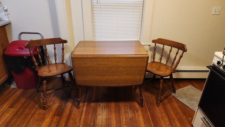 Vintage Solid Maple Dinning Table With Chairs 