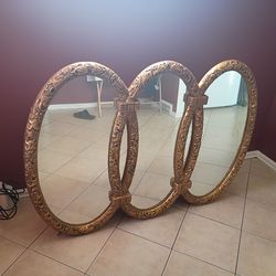 Gorgeous Classic Picture Mirror