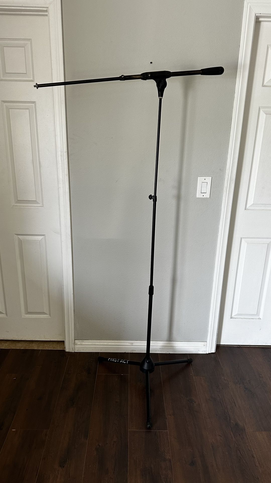 Microphone Boom, Stand