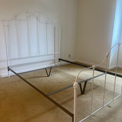 Queen Size Metal Bed Frame - Antique White