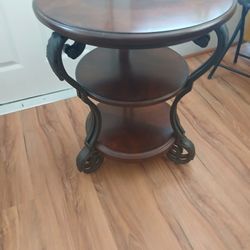 Round End Table 