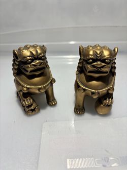 Pair of Chinese Foo Dog Guardian Lion Statues – Gold Tone Feng Shui Decor