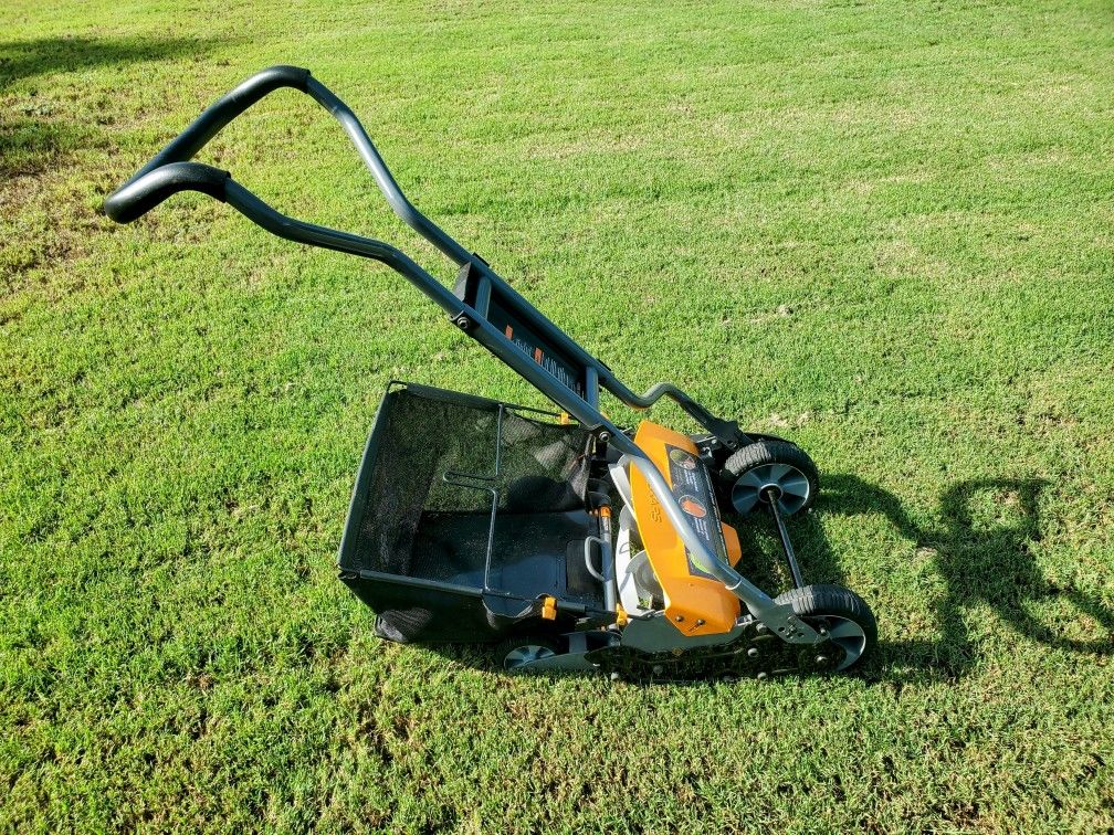 Push Mower - FISKARS 18" Cut Width Manual Reel Mower with No Motor