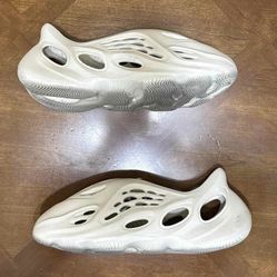 Adidas Yeezy Foam Runner Sand Mens Size 11