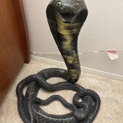 Cobra Statue 