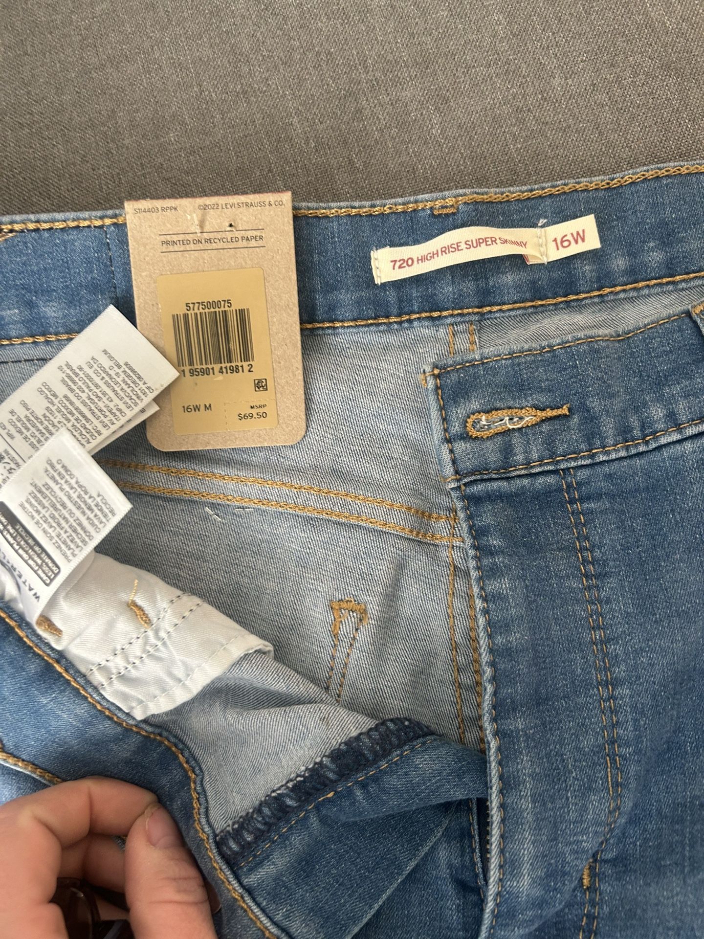720 High rise Super Skinny Levis