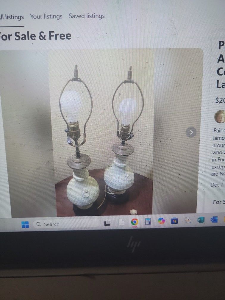 PAIR OF VINTAGE ANTIQUE CHINESE CELADON TABLE LAMPS