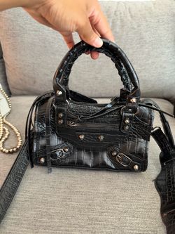 Small black fashionable Purse