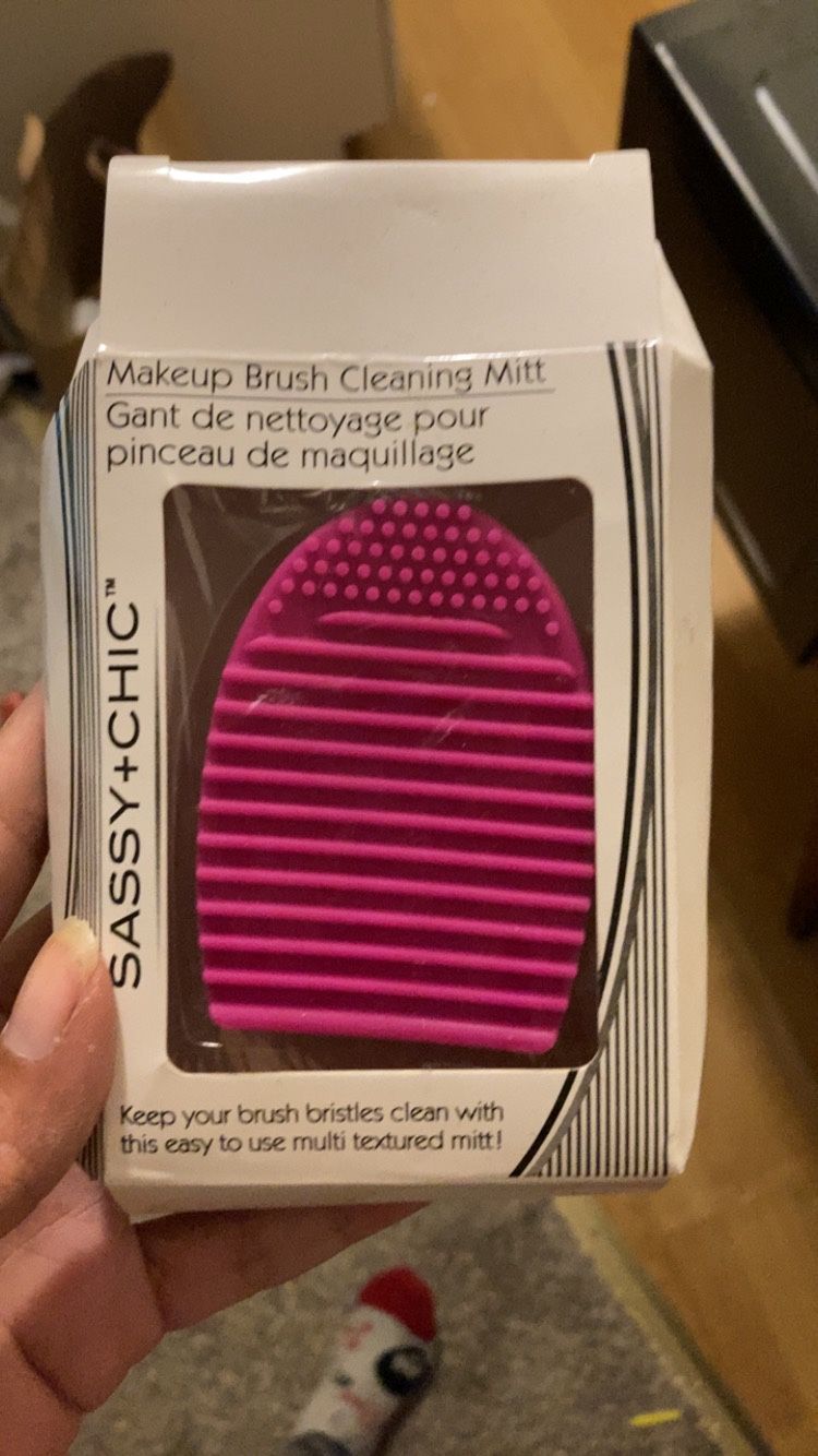 Makeup Brush Mitt
