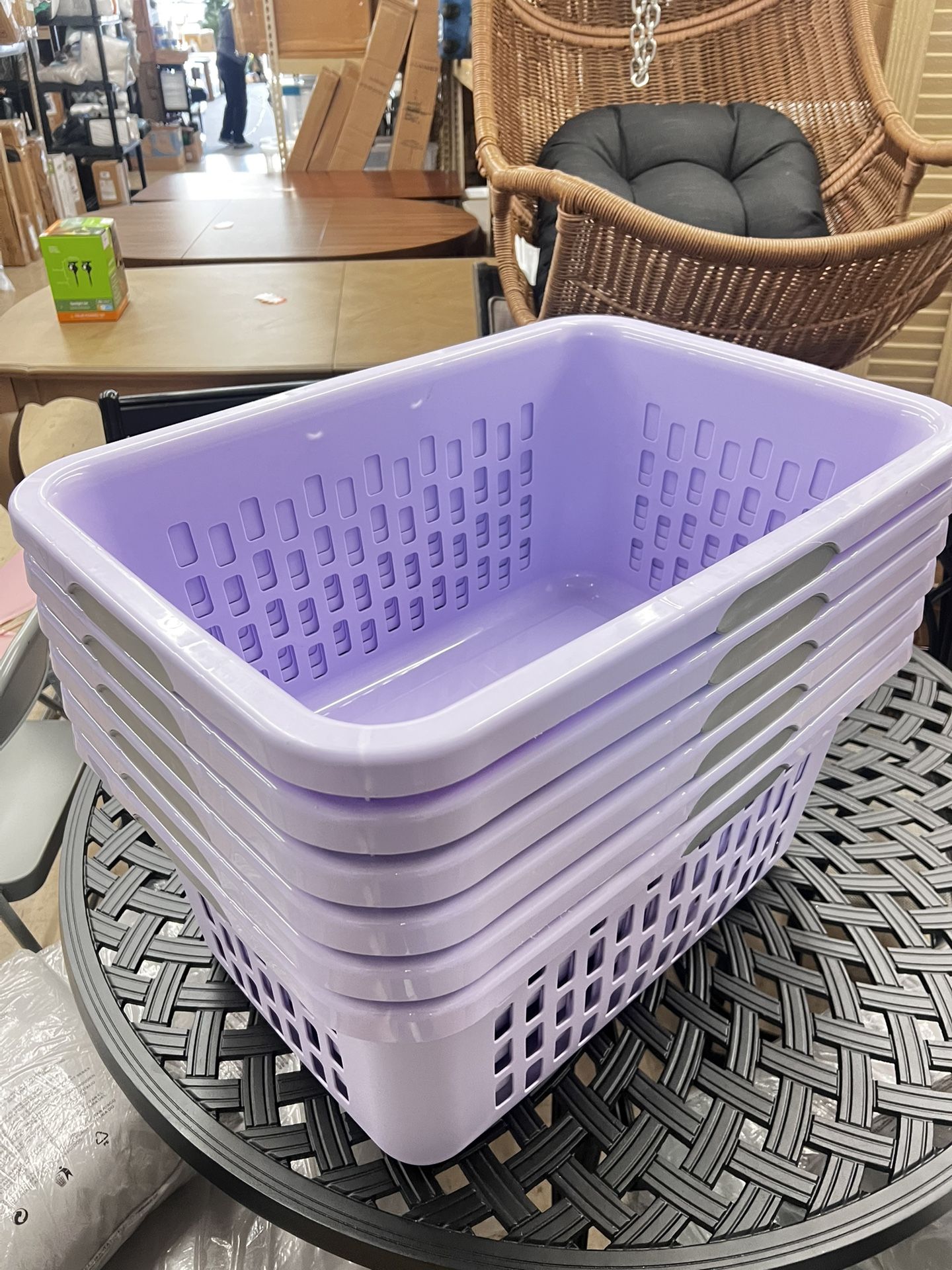 2 Bushel Laundry Basket, Large Plastic Laundry Basket with 4 Comfort Grip Handles, Lilac Bud, New