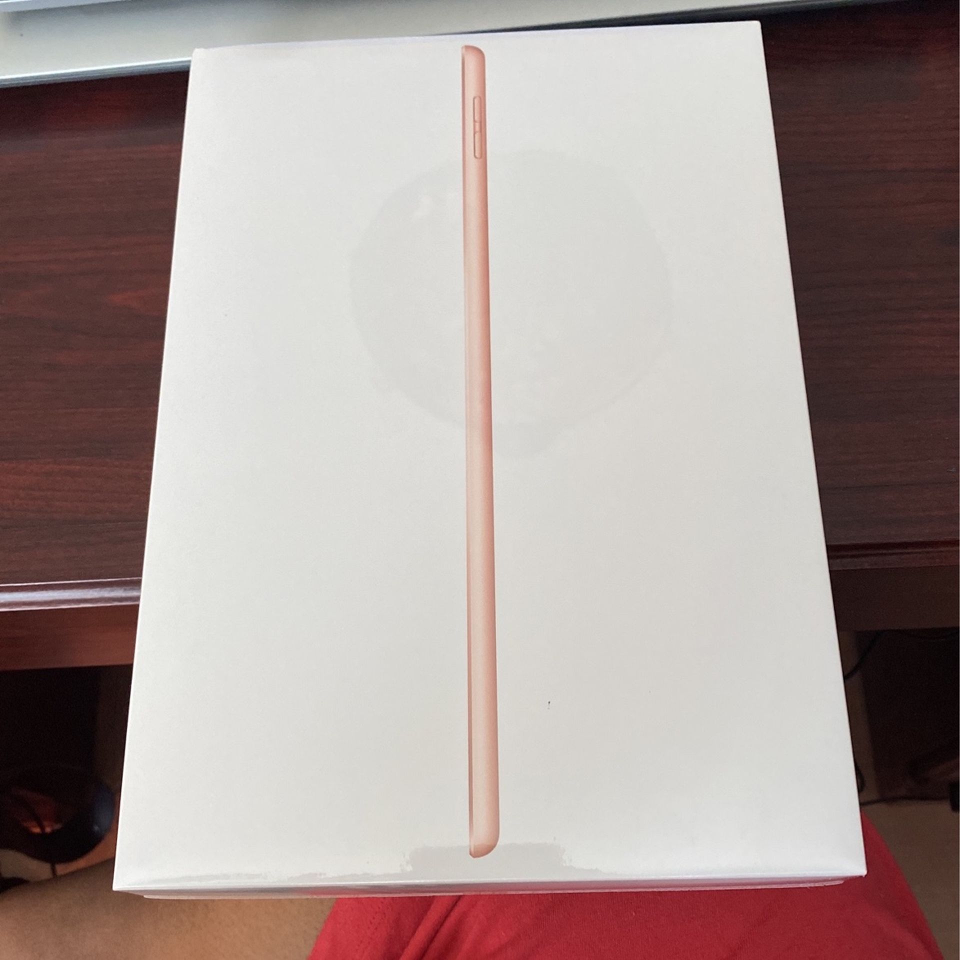 Brand New 8th Gen 32 GB iPad $320