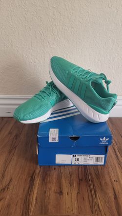 Adidas Woman Shoes Swift Run 22W  Size 10 New.