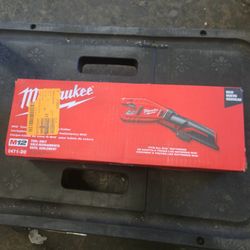 Milwaukee M12 12V Lithium-Ion Cordless Copper Tubing Cutter (Tool-Only)
