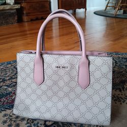Really Cute Bag With Two Handles