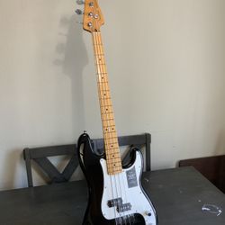 PLAYER 2  FENDER  PRECISION BASS (TUXEDO )